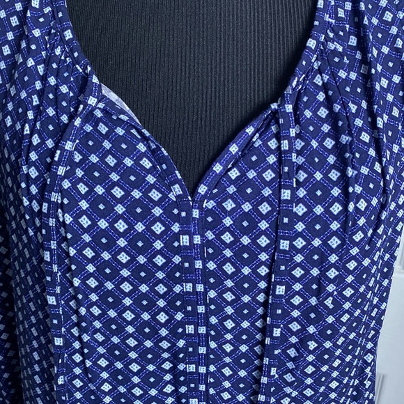 Sonoma Women’s Sleeveless Tank Top Blue White sz L NWT - Picture 2 of 7